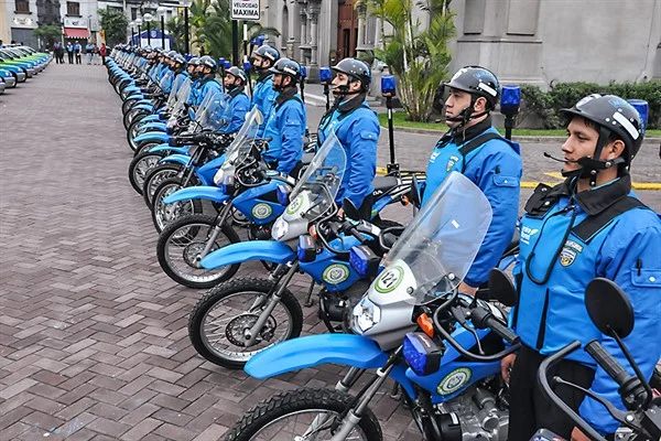 Pistolas eléctricas para serenazgo en Perú
