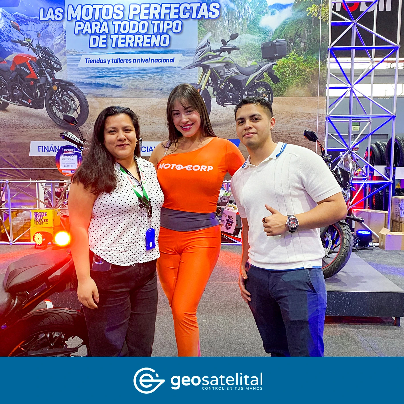 Equipo comercial Geosatelital en Expo Moto 2025